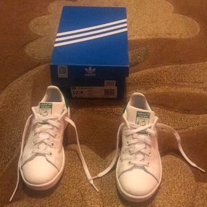 Little boys Adidas sneakers - white and green.